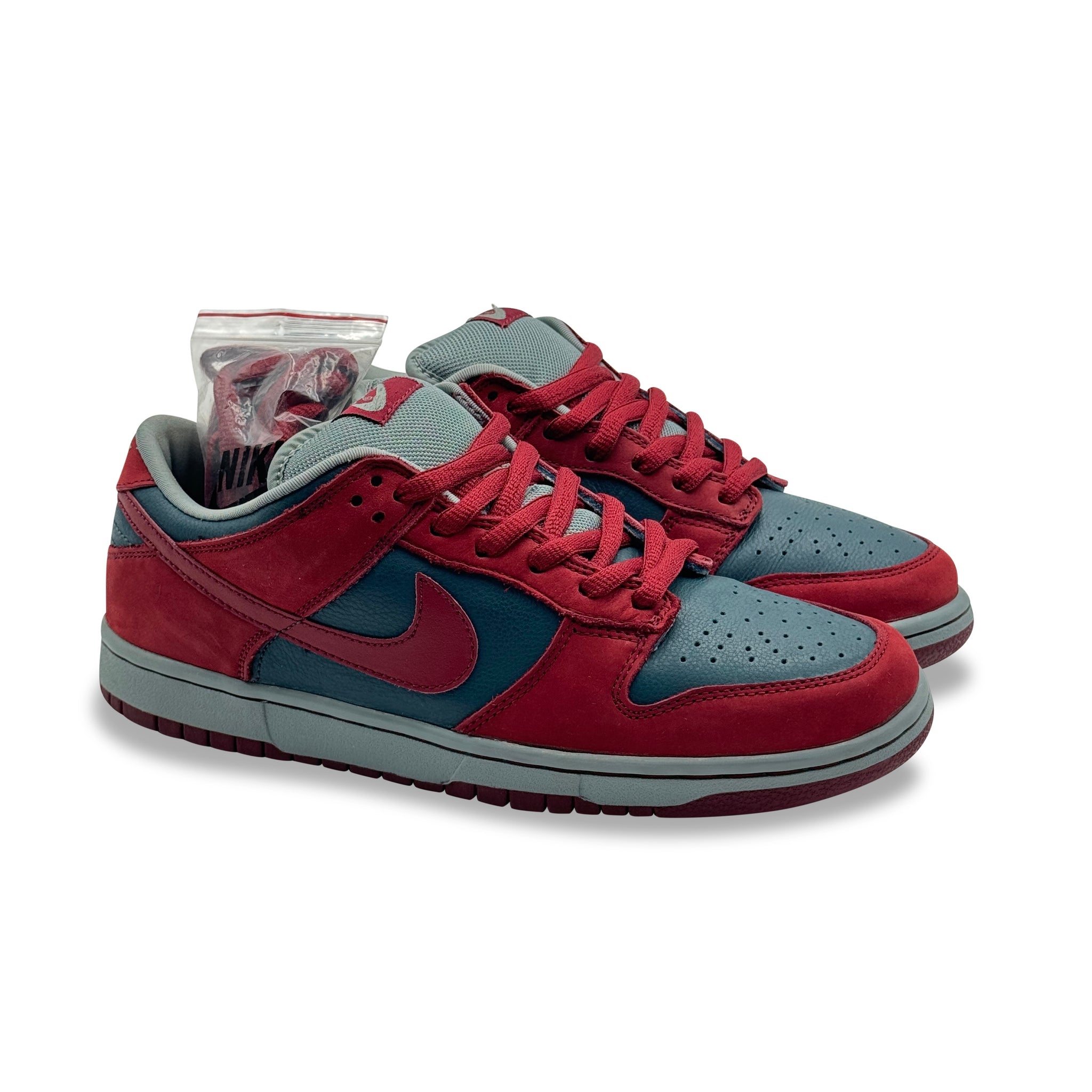 10.5 US - NIKE SB DUNK LOW SHARK W BOX 2002