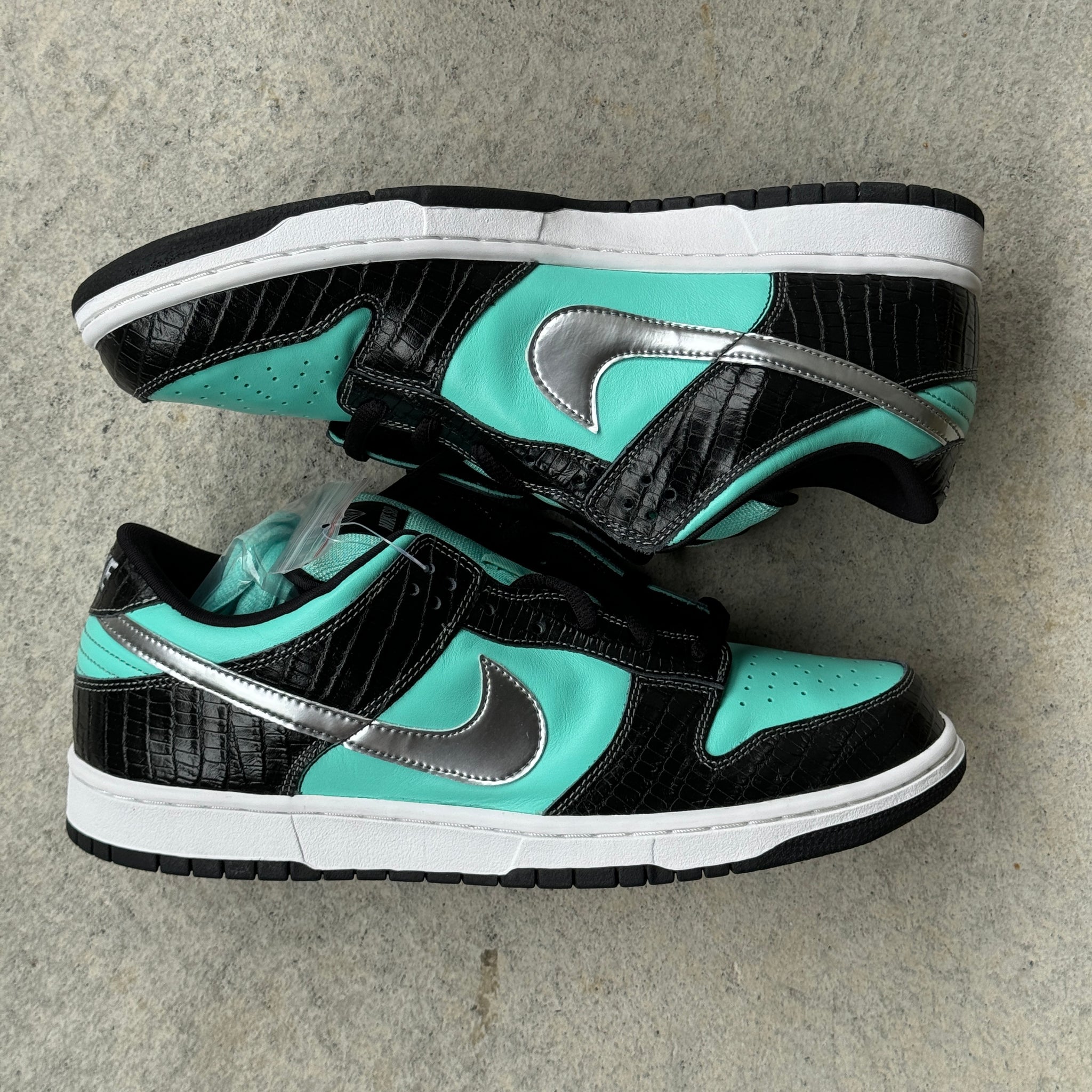 Nike sb dunk low tiffany hotsell