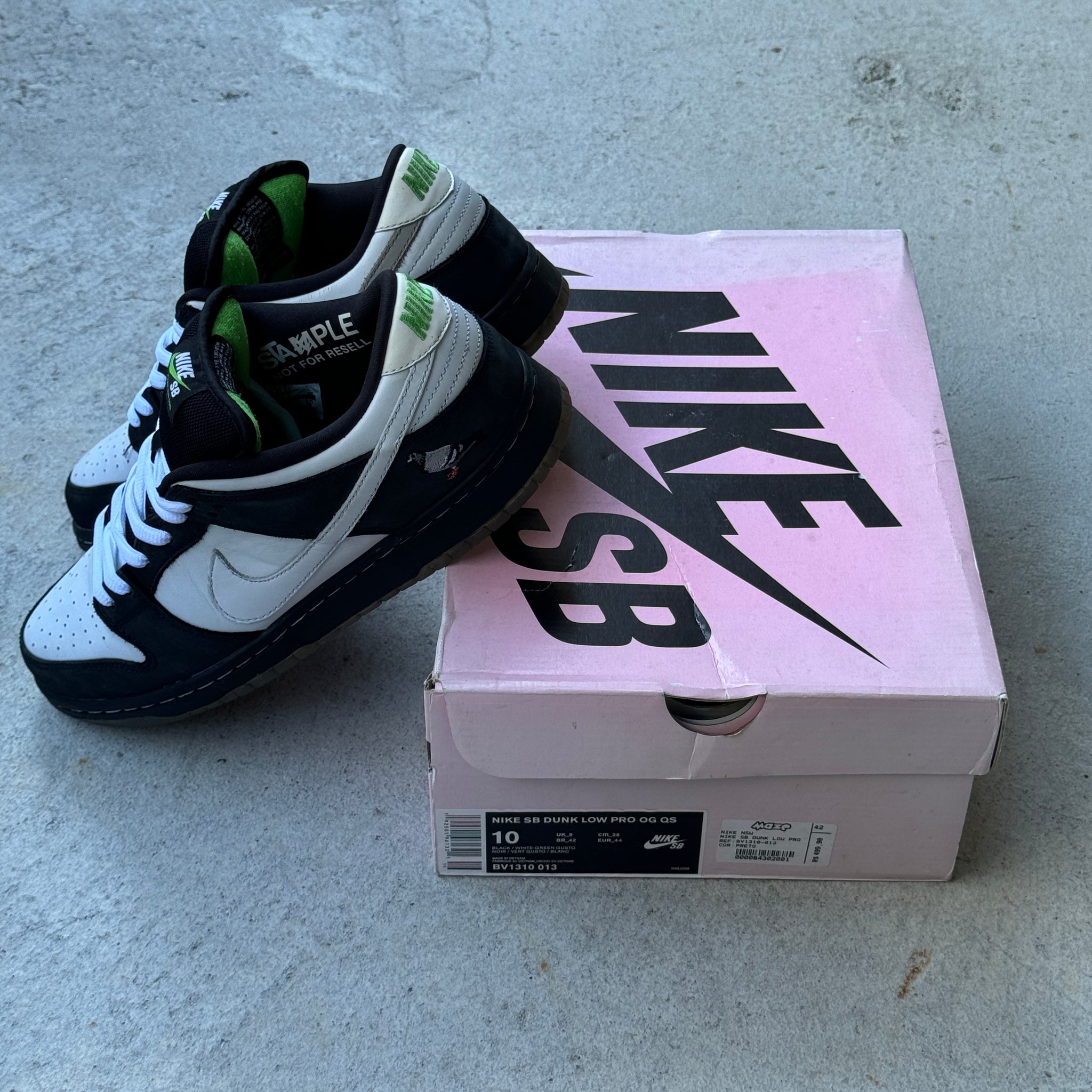 10 US - NIKE SB DUNK LOW STAPLE PANDA PIGEON W BOX