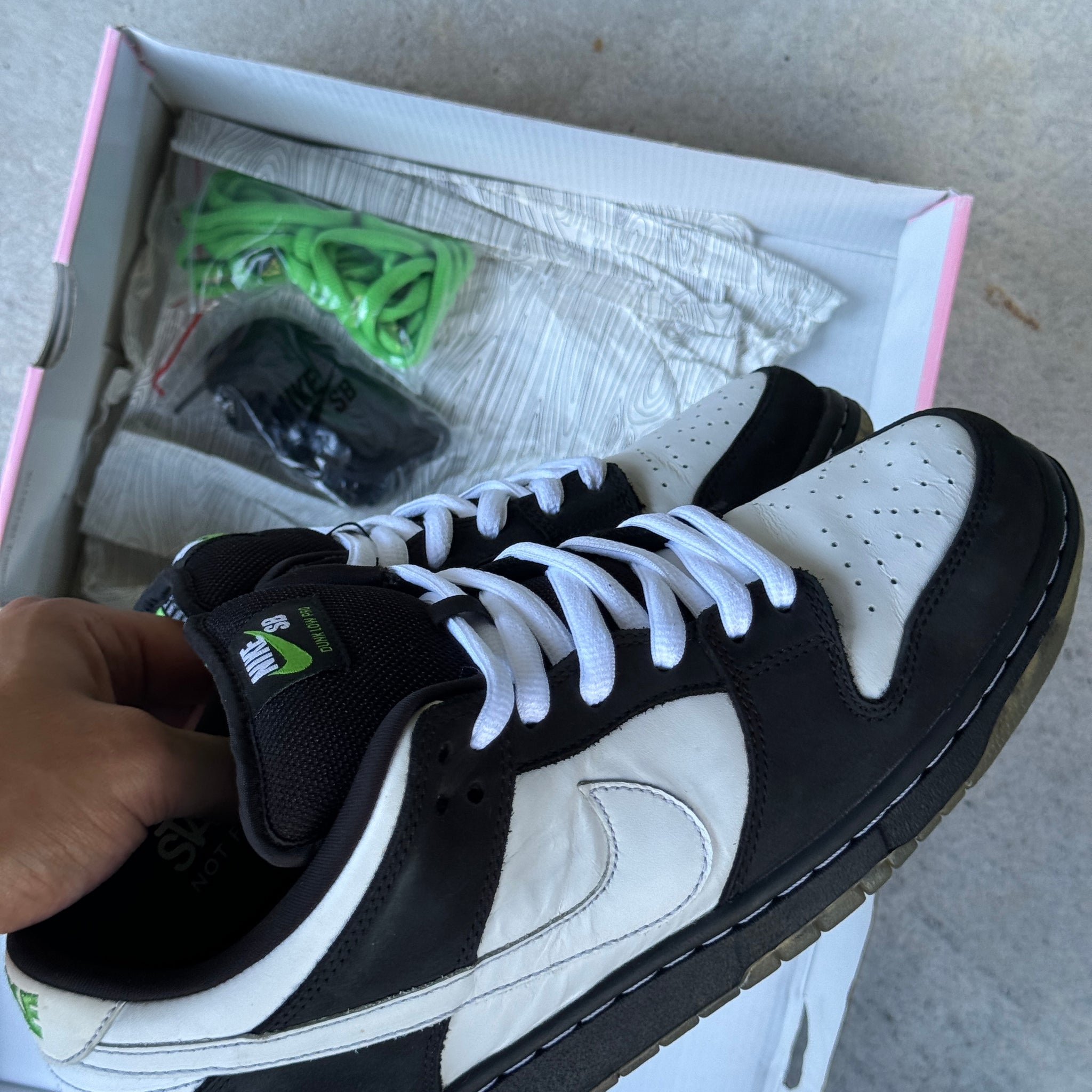 10 US - NIKE SB DUNK LOW STAPLE PANDA PIGEON W BOX