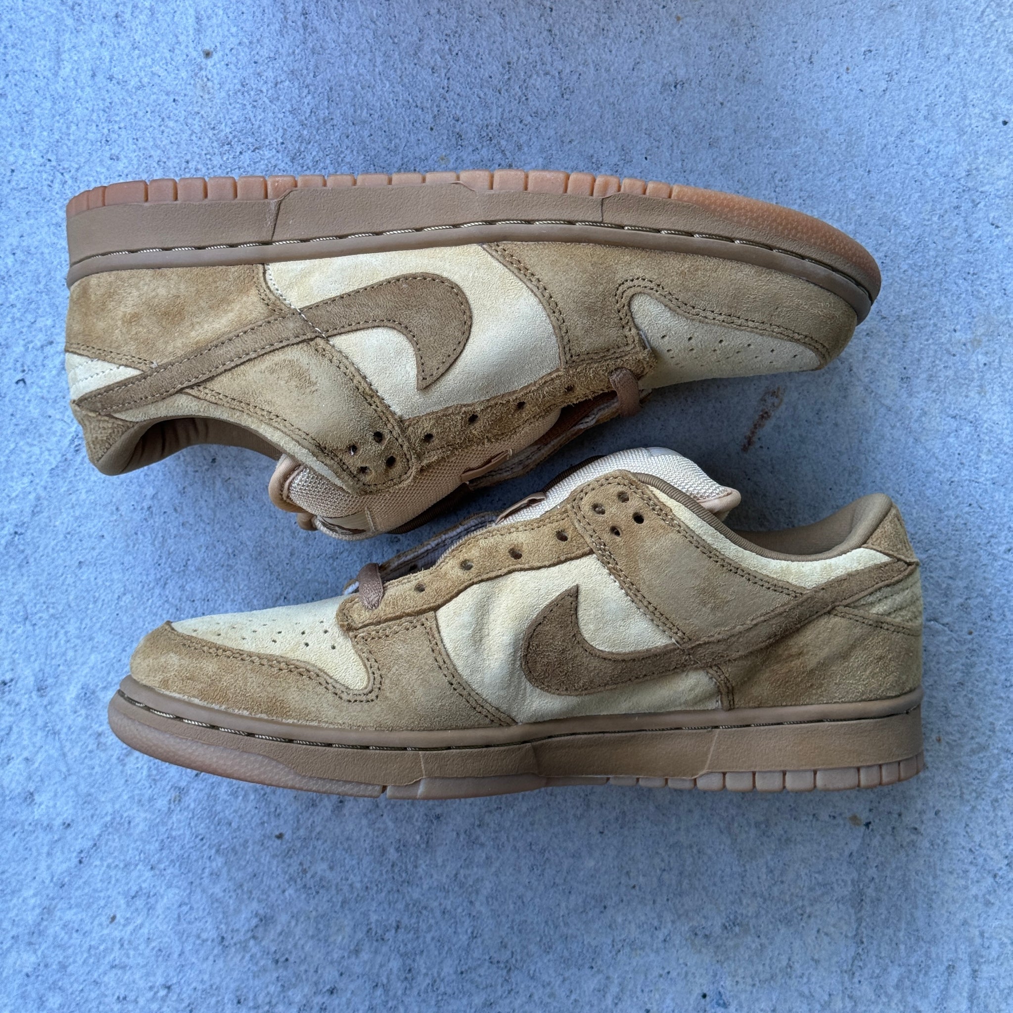 9.5 US - DS NIKE SB DUNK LOW WHEAT FORBES W BOX 2002