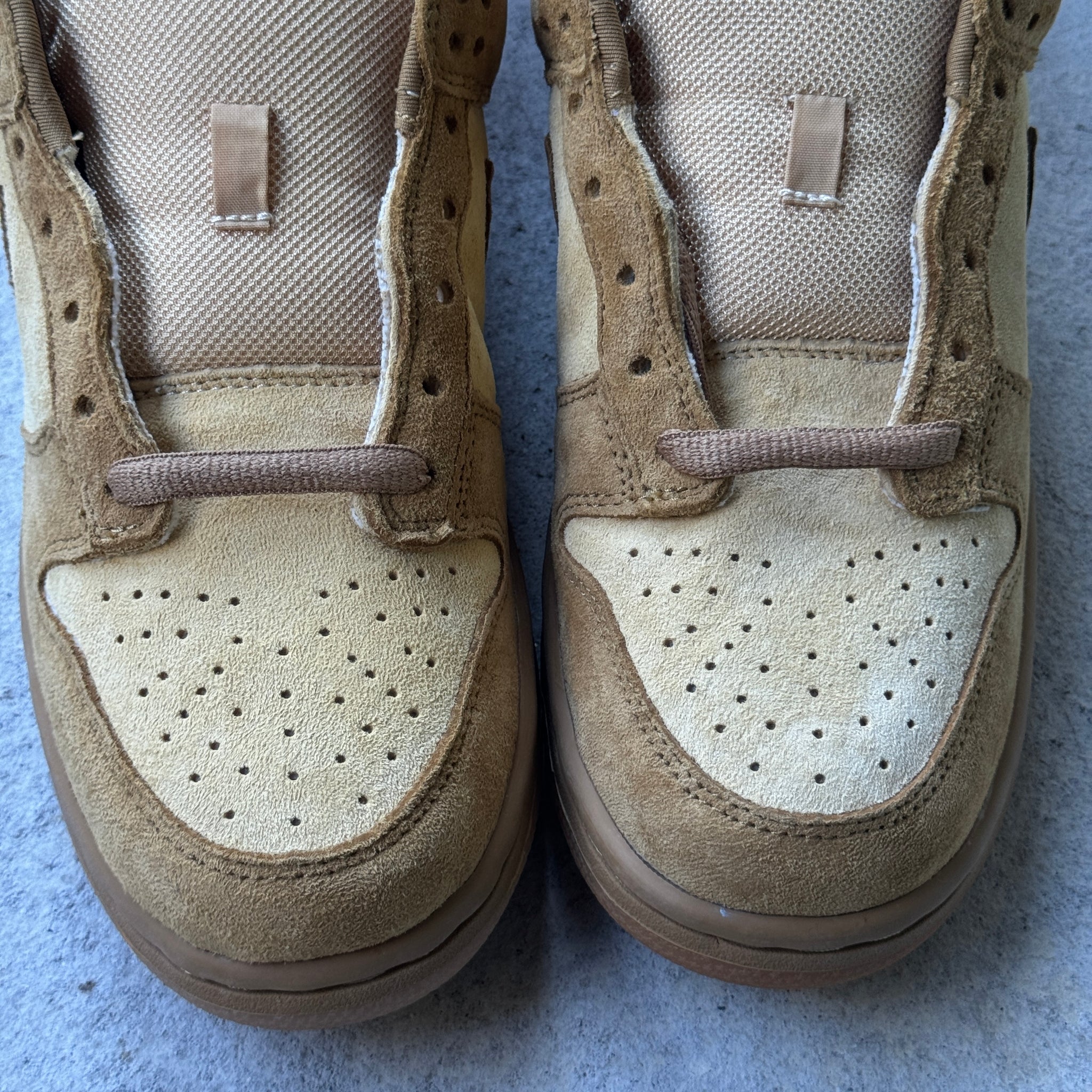 9.5 US - DS NIKE SB DUNK LOW WHEAT FORBES W BOX 2002