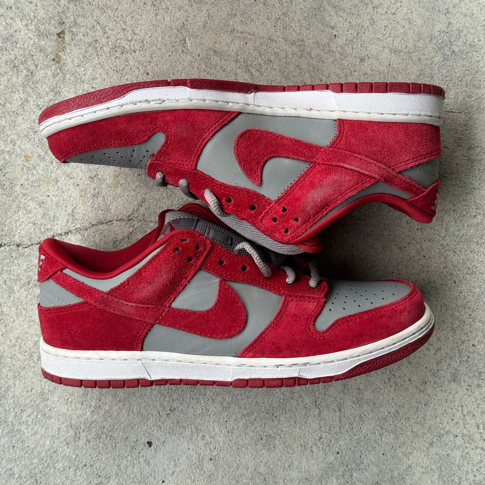 8.5 US - NIKE SB DUNK LOW EMB "UNLV" 2006