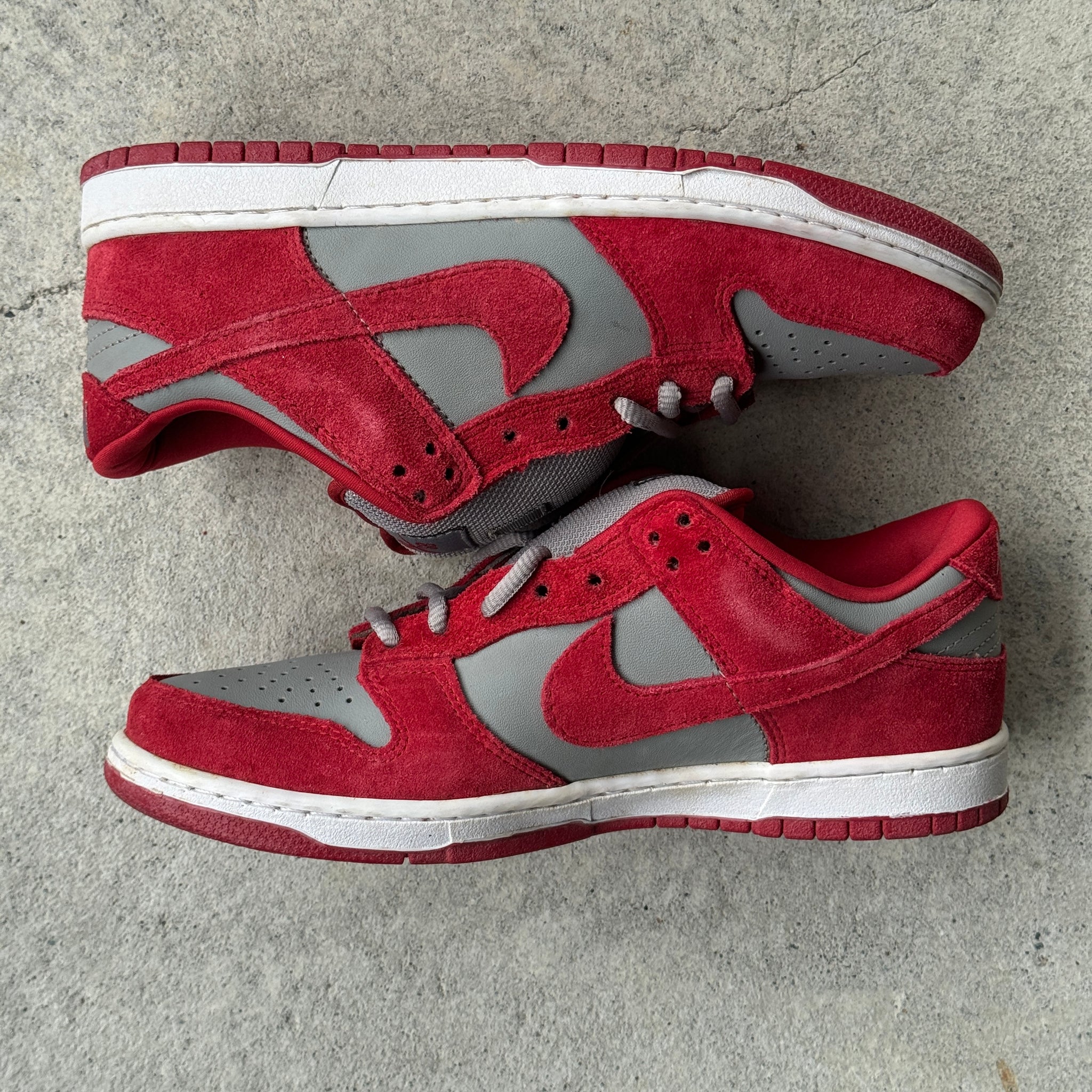 8.5 US - NIKE SB DUNK LOW EMB "UNLV" 2006