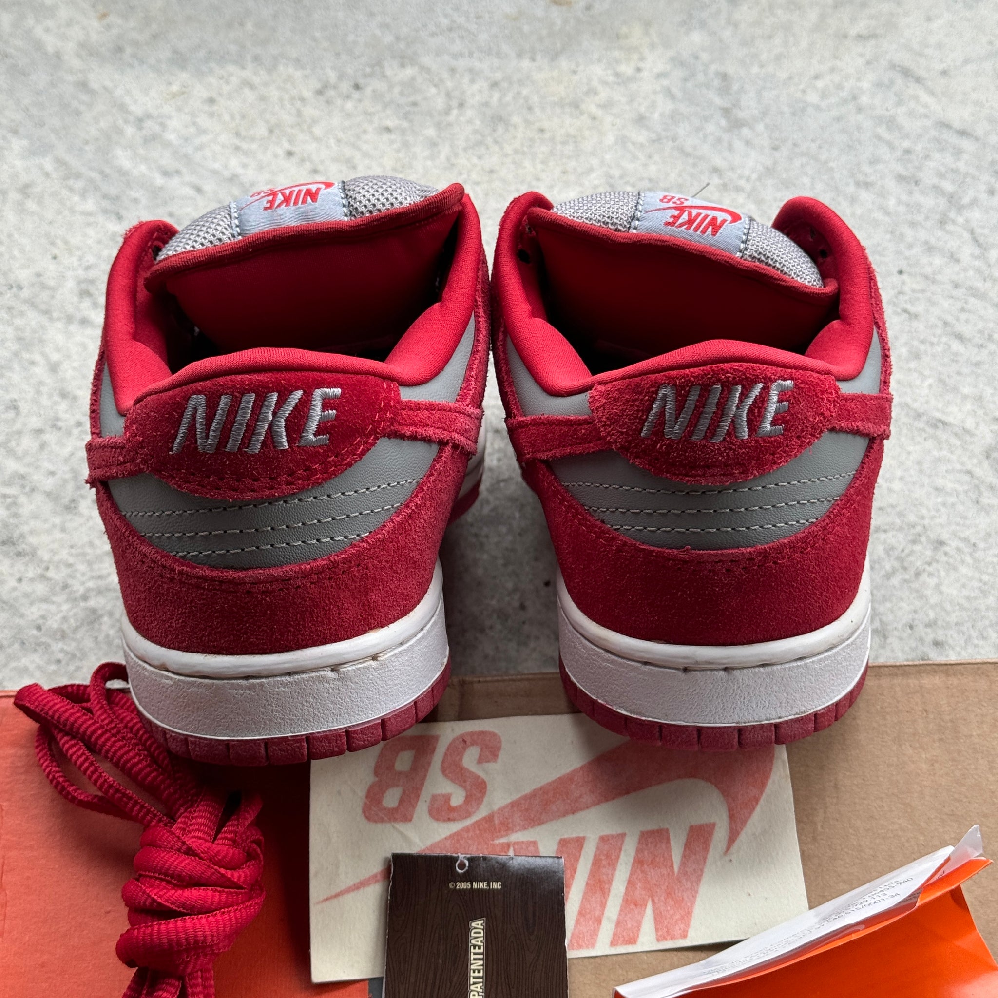 8.5 US - NIKE SB DUNK LOW EMB "UNLV" 2006