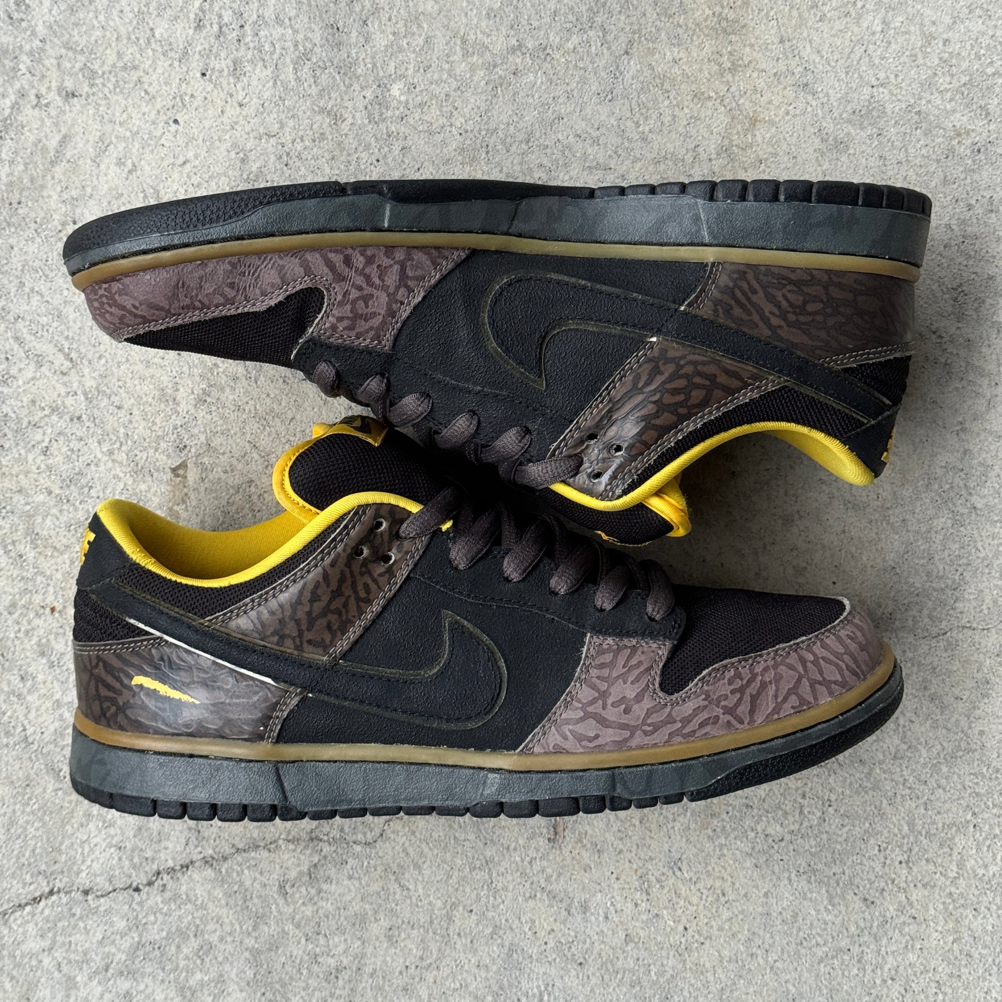 9.5 US - NIKE SB DUNK LOW YELLOW CURB W BOX 2010