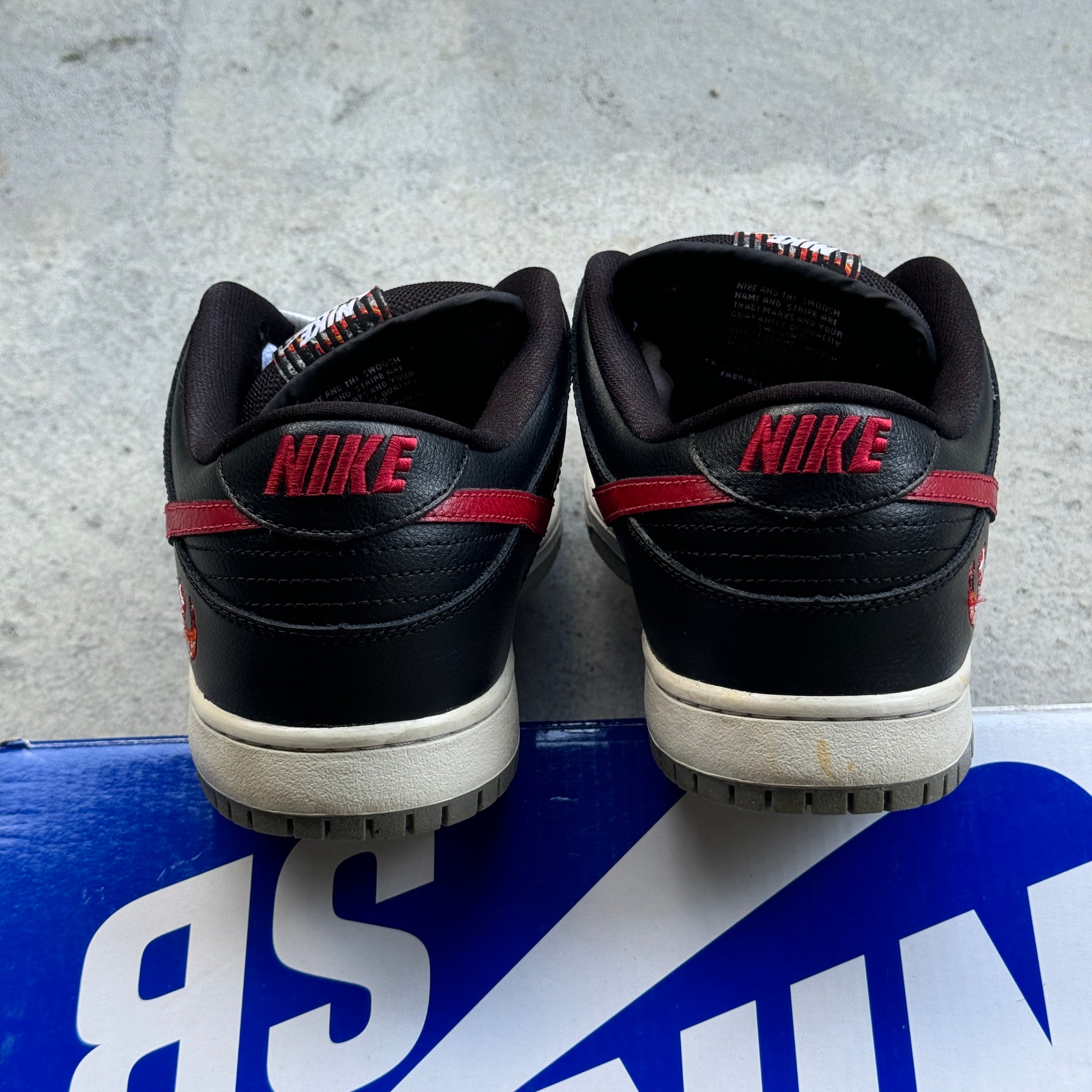 9.5 US - NIKE SB DUNK LOW SHRIMP W BOX 2012