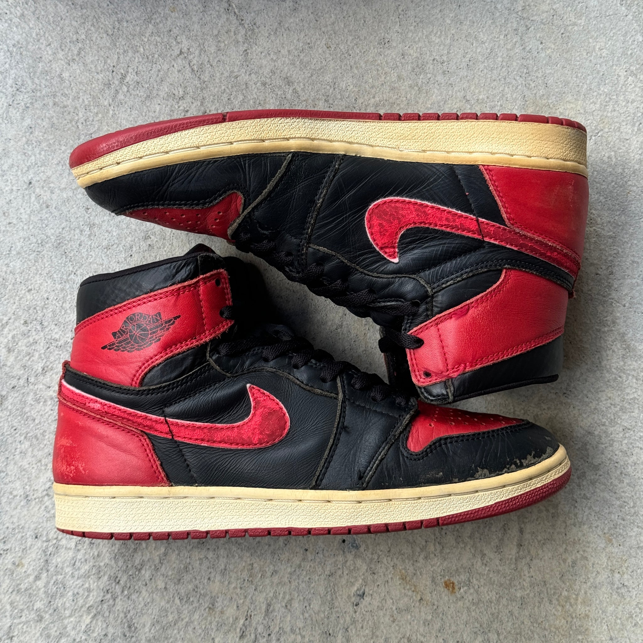 9 US - JORDAN 1 BLACK/RED 1995