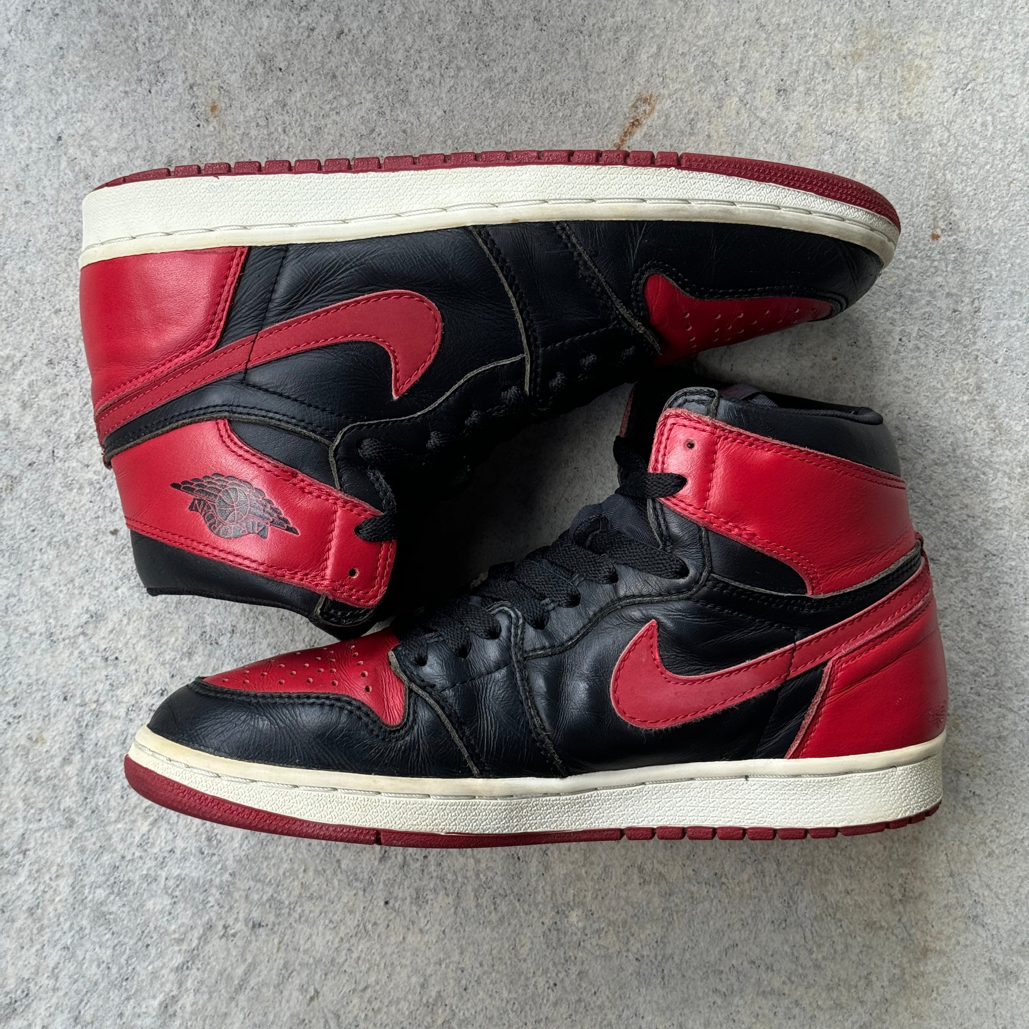 9 US - JORDAN 1 BLACK/RED 1995