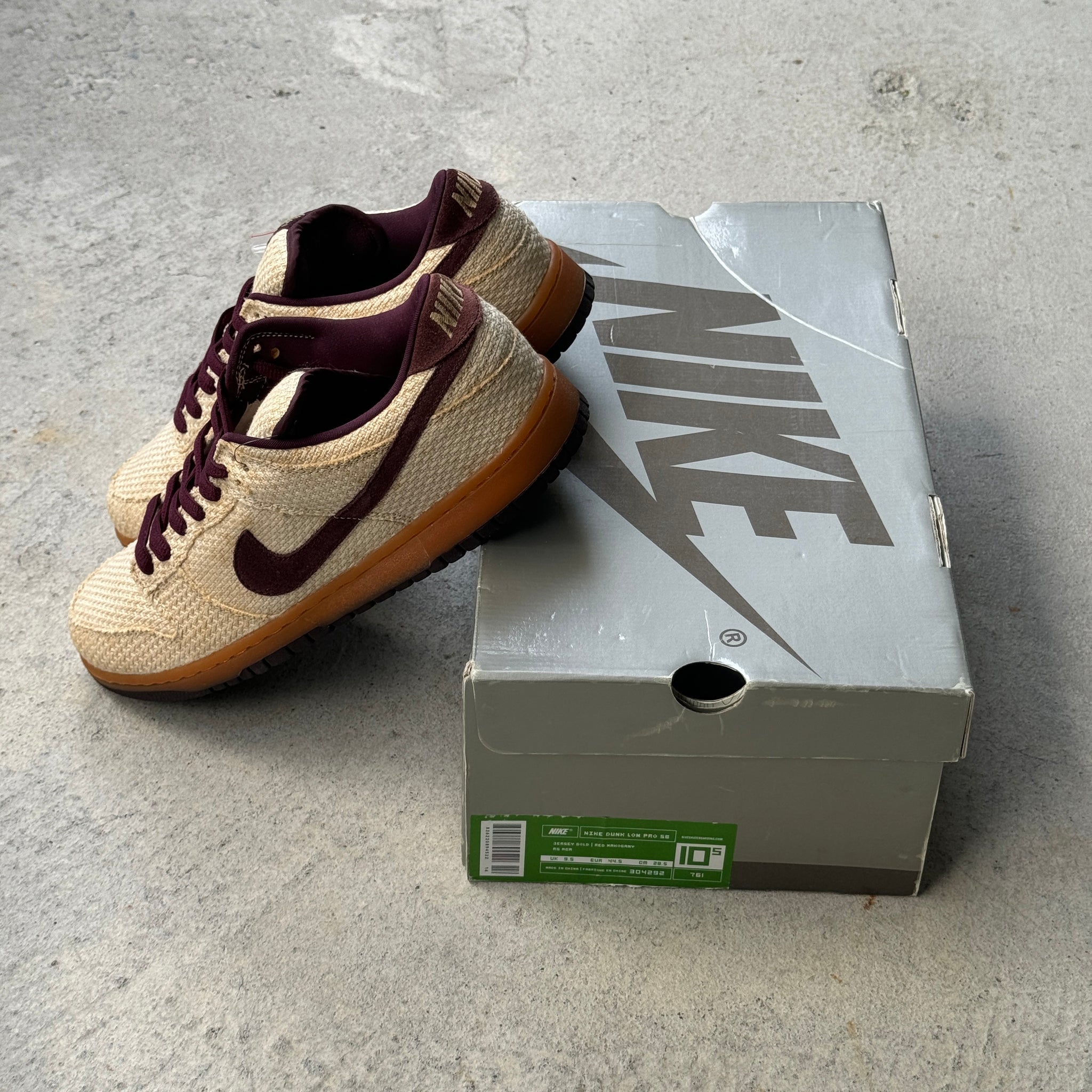 10.5 US - DS NIKE SB DUNK LOW MAHOGANY HEMP 2004