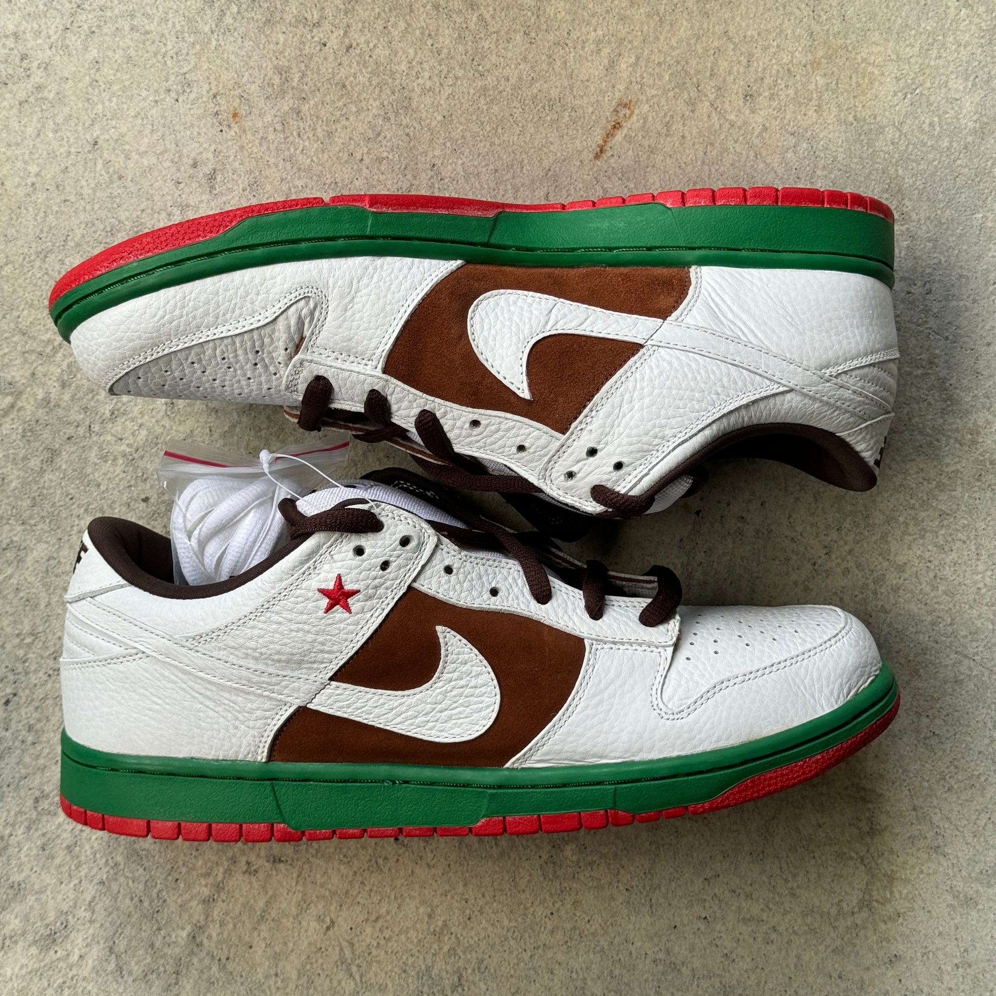 13 US - DS NIKE SB DUNK LOW CALI W BOX 2004