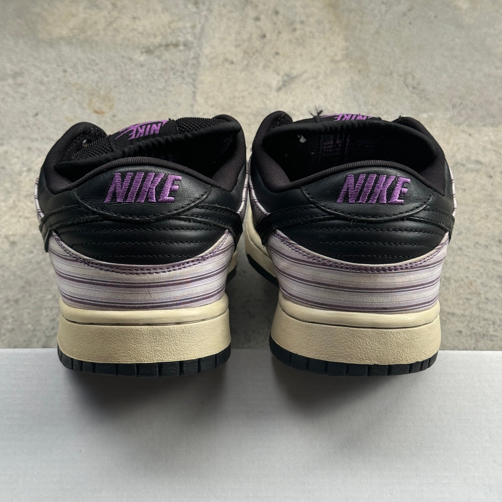 9.5 US - NIKE SB DUNK LOW PURPLE AVENGER 2005