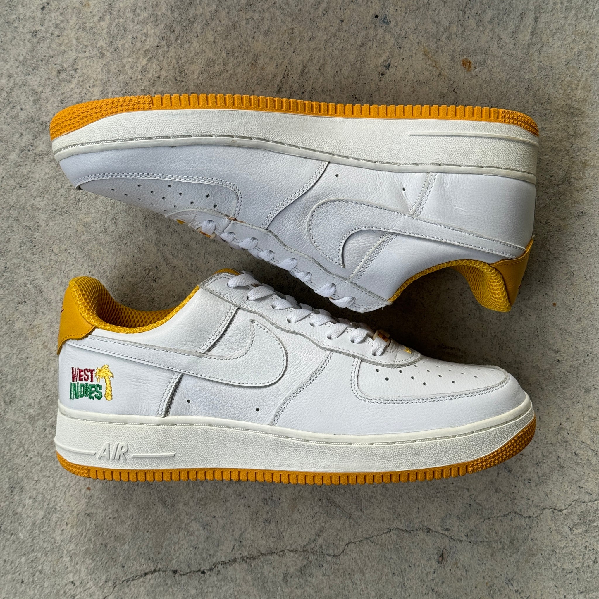 11 US - DS NIKE AIR FORCE 1 WEST INDIES 2003