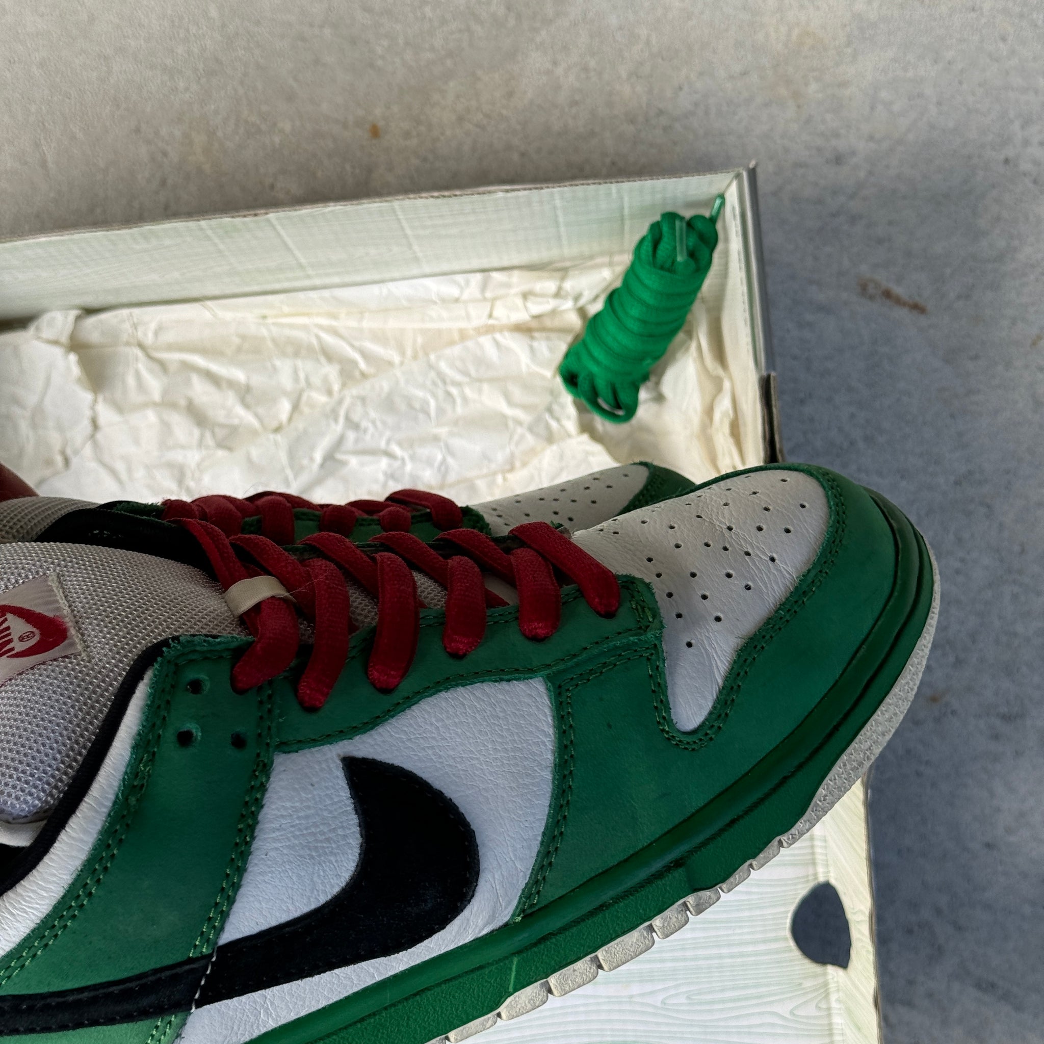 10 US - NIKE SB DUNK LOW HEINEKEN  W BOX 2003