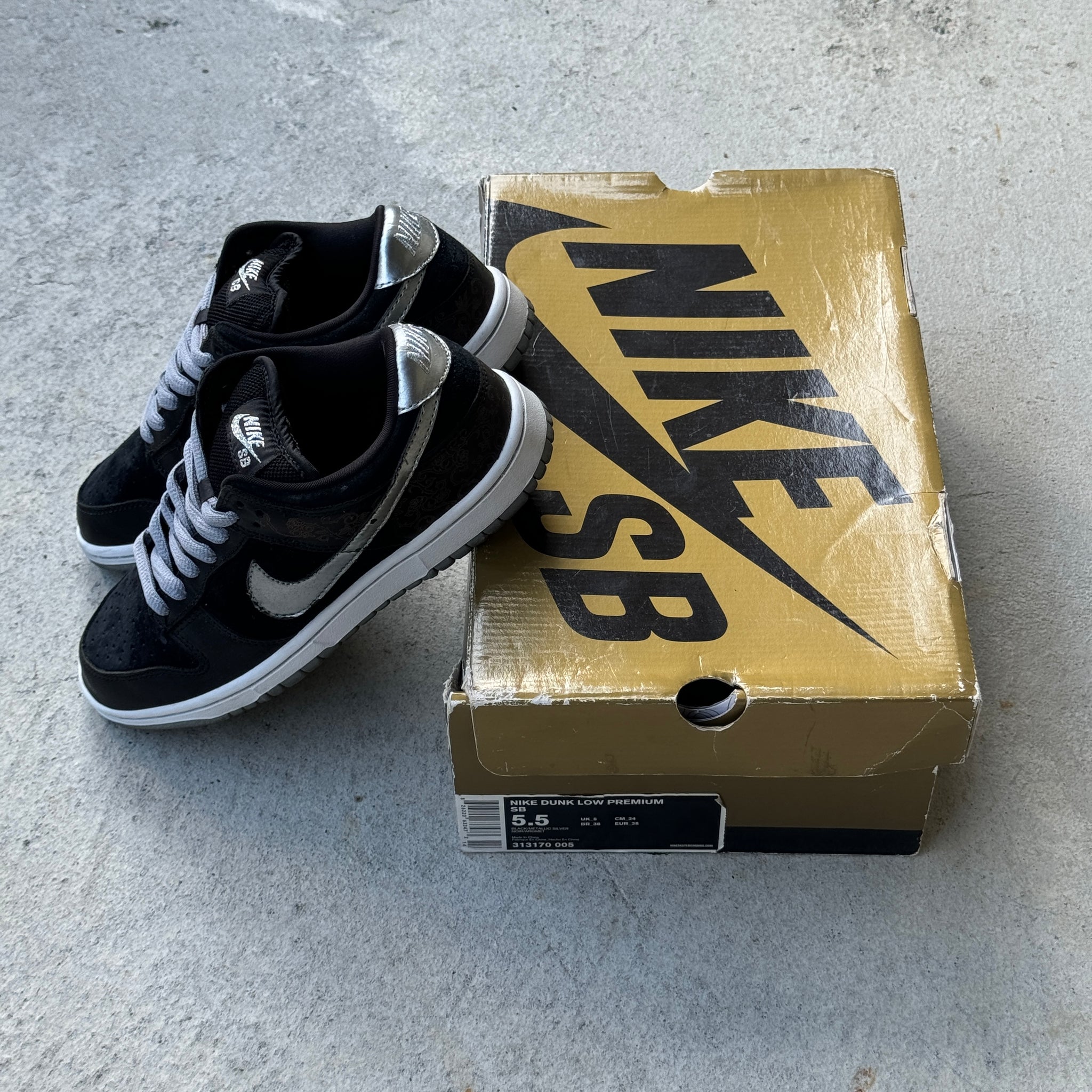 5.5 US - NIKE SB DUNK LOW TAKASHI 2 W BOX 2007