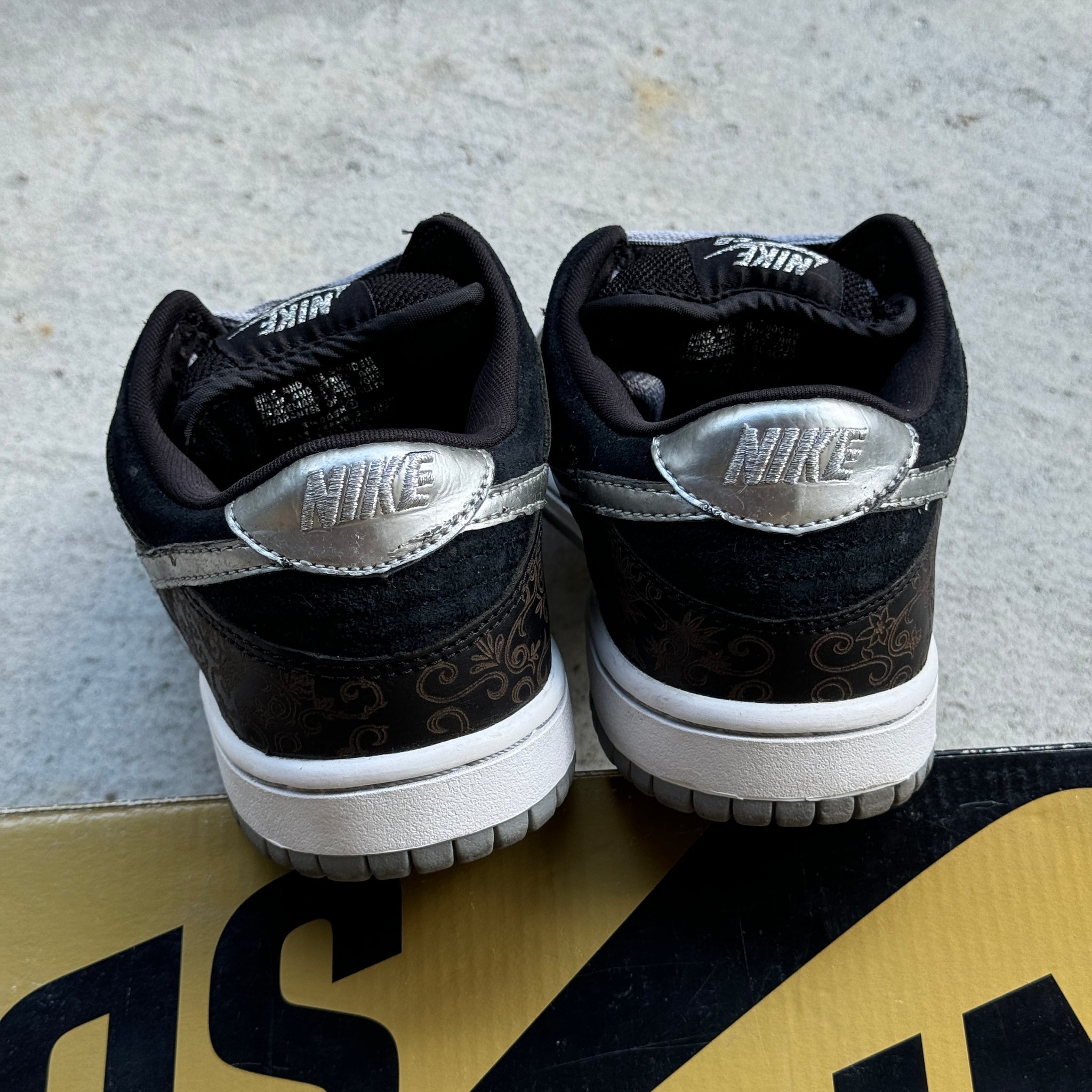 5.5 US - NIKE SB DUNK LOW TAKASHI 2 W BOX 2007