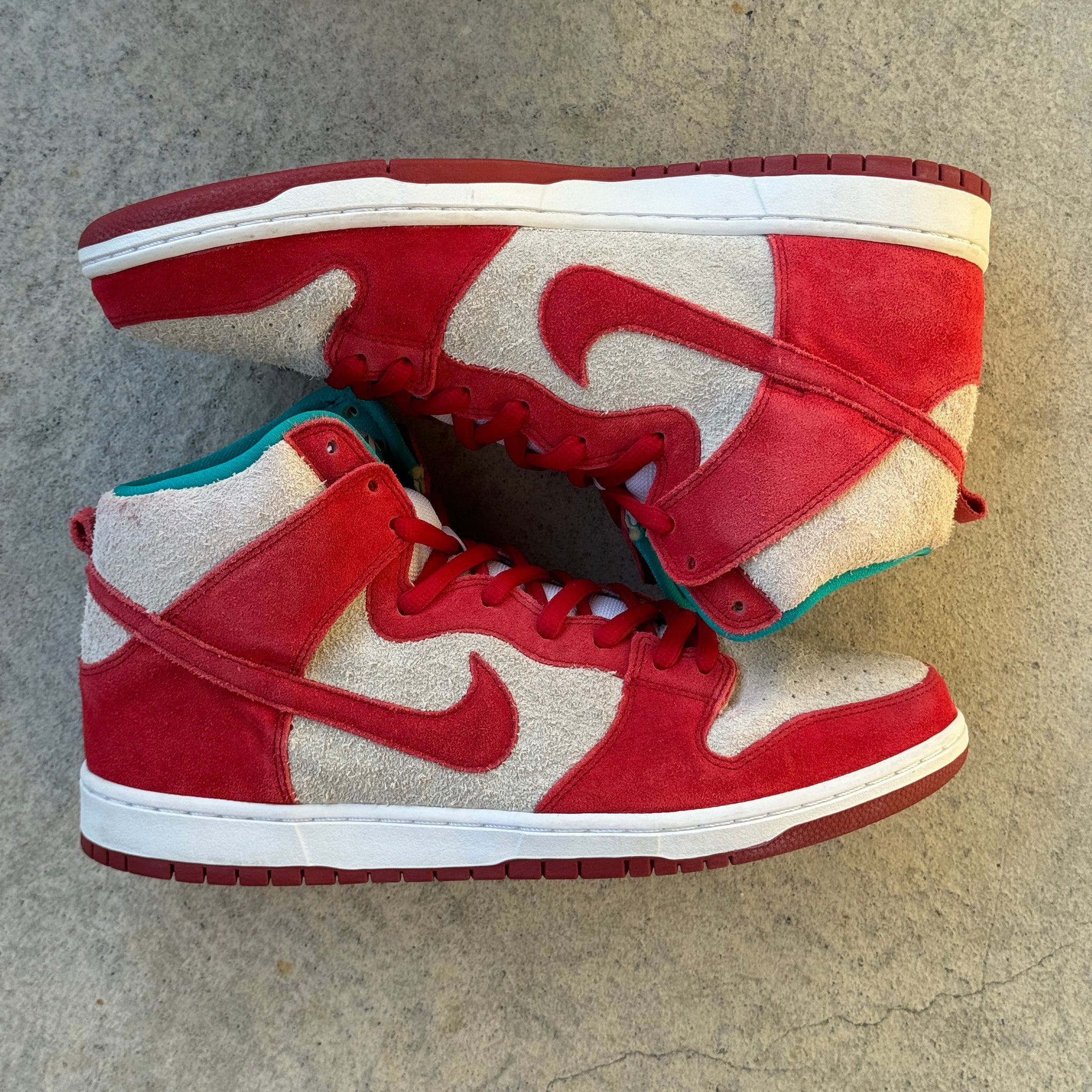 13 US - NIKE SB DUNK HIGH DR SEUSS W BOX 2014