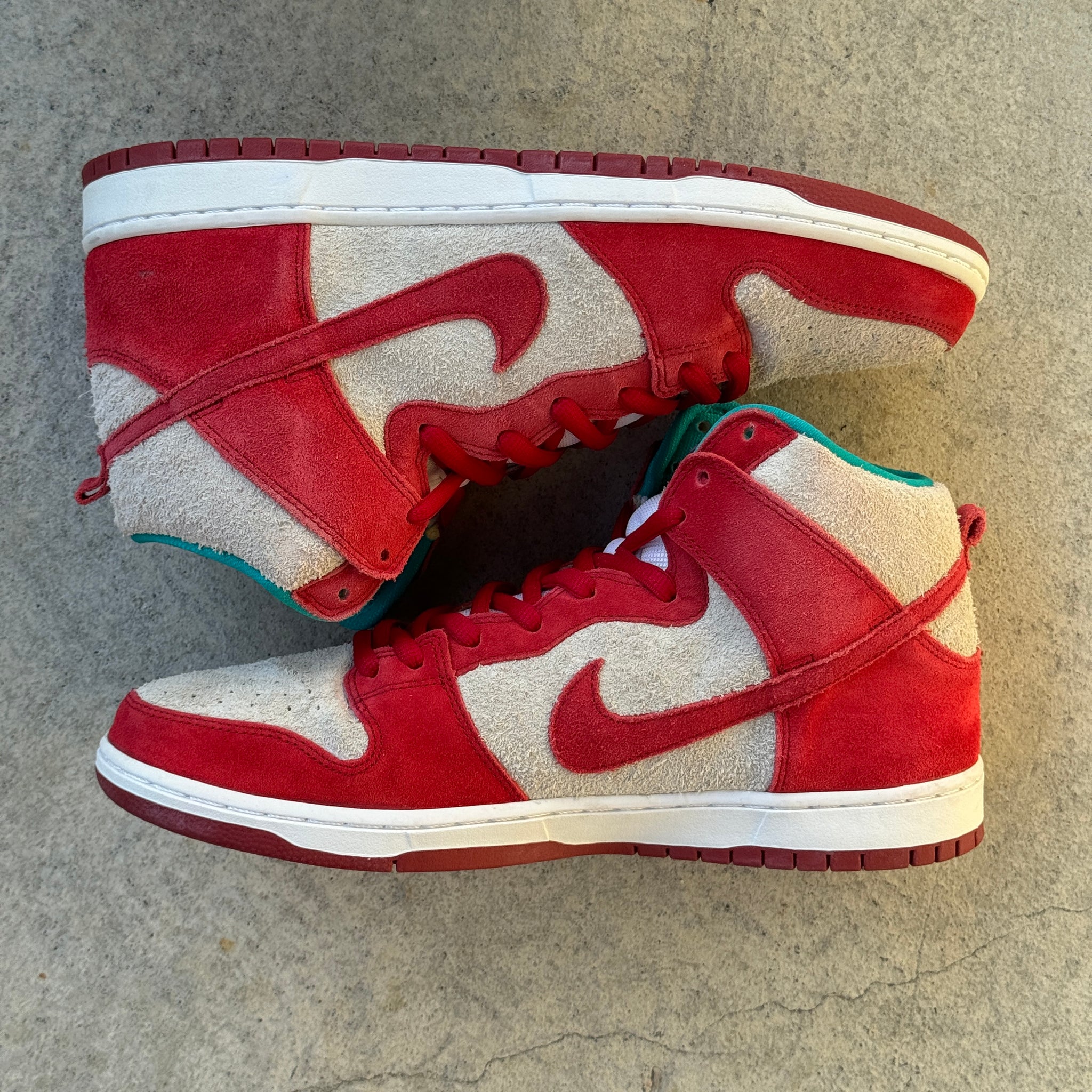 13 US - NIKE SB DUNK HIGH DR SEUSS W BOX 2014