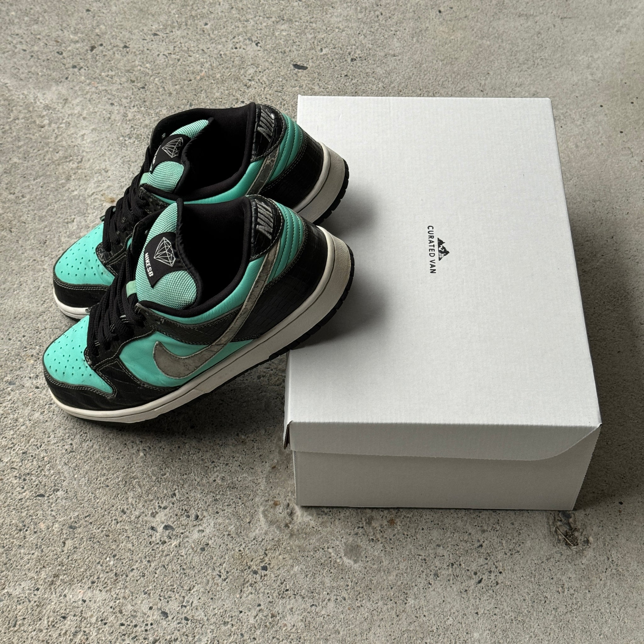 10 US - NIKE SB DUNK LOW TIFFANY DIAMOND 2005