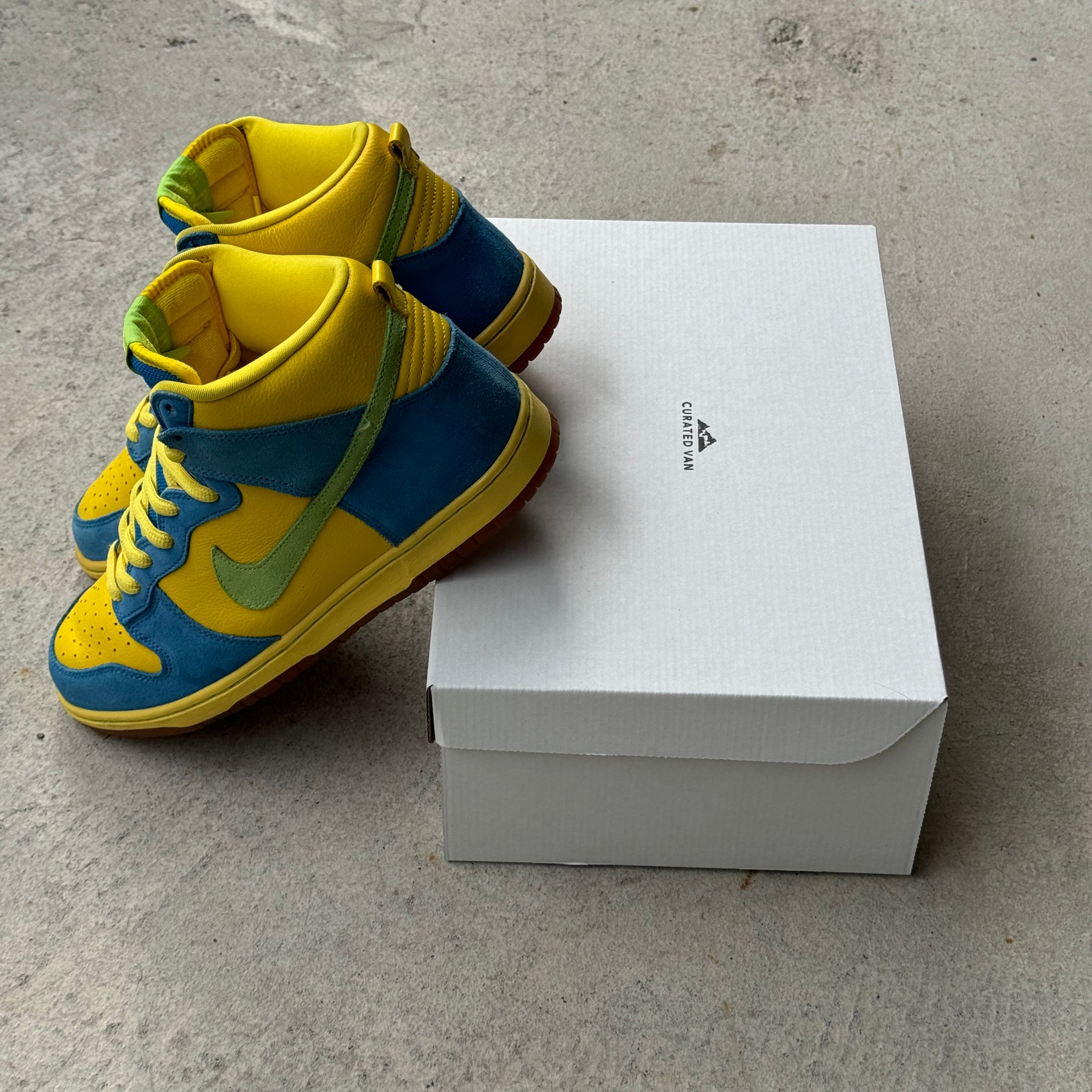 10.5 US - NIKE SB DUNK HIGH MARGE SIMPSON 2008