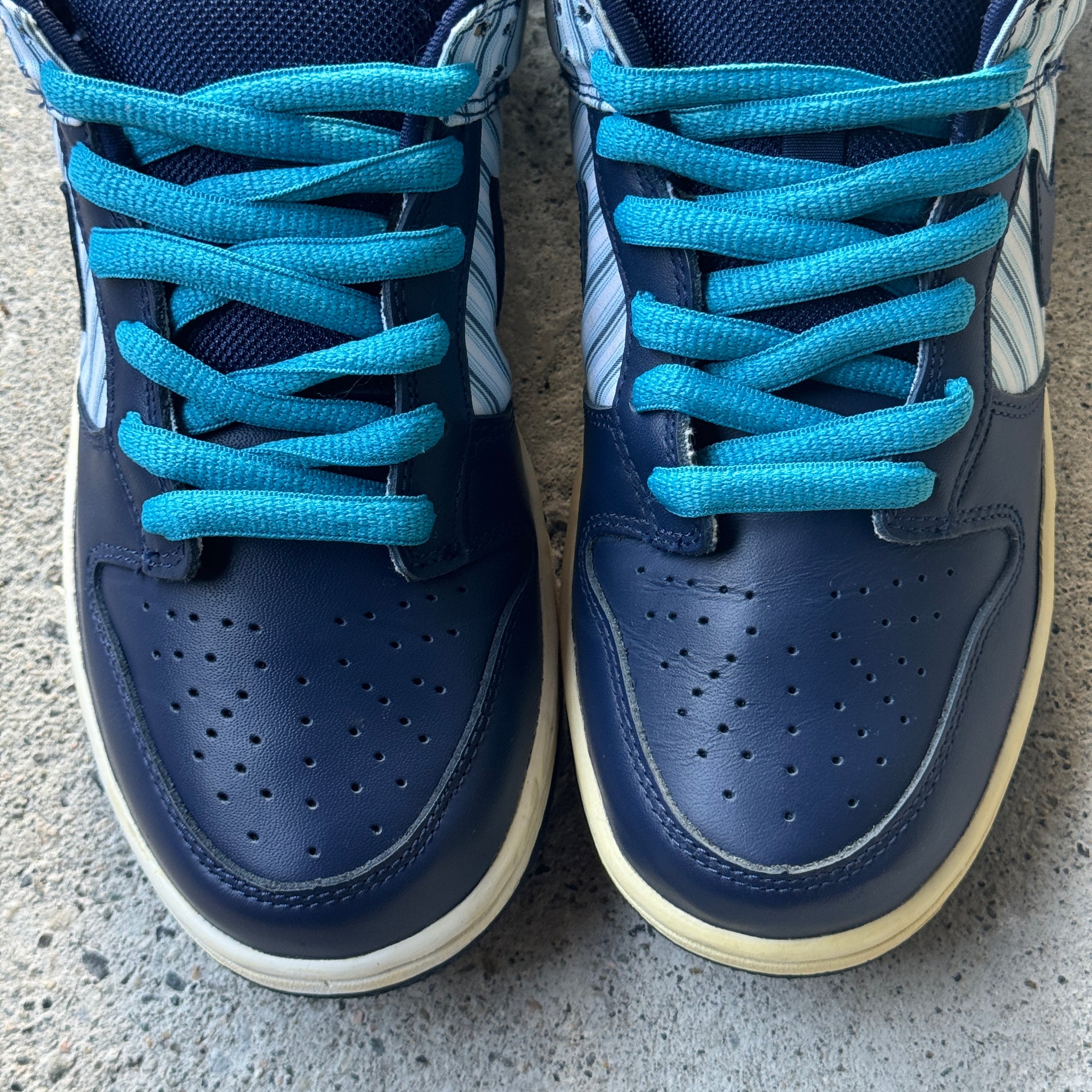 8 US - NIKE SB DUNK LOW BLUE AVENGER W BOX 2005