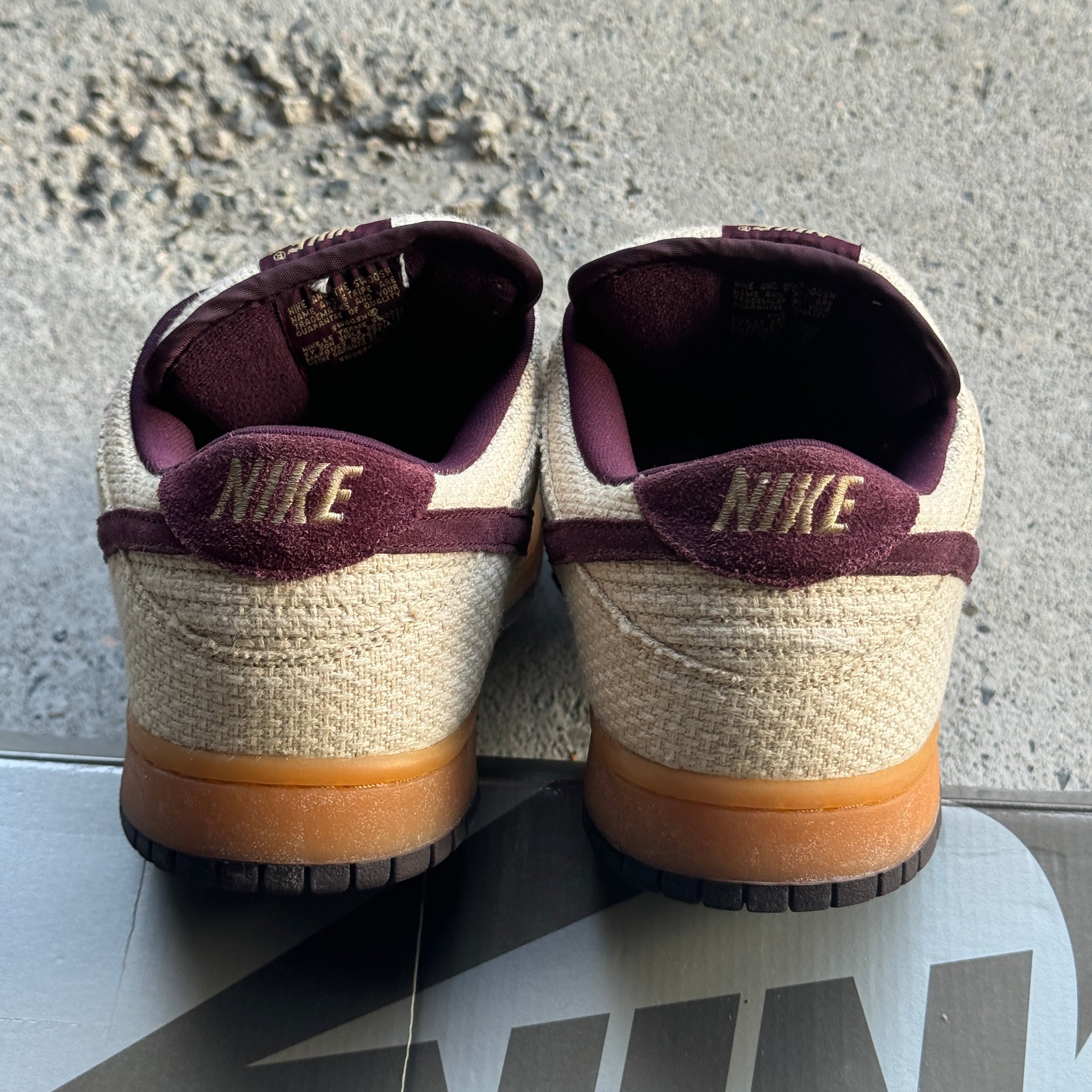 13 US - NIKE SB DUNK LOW MAHOGANY HEMP W BOX 2004