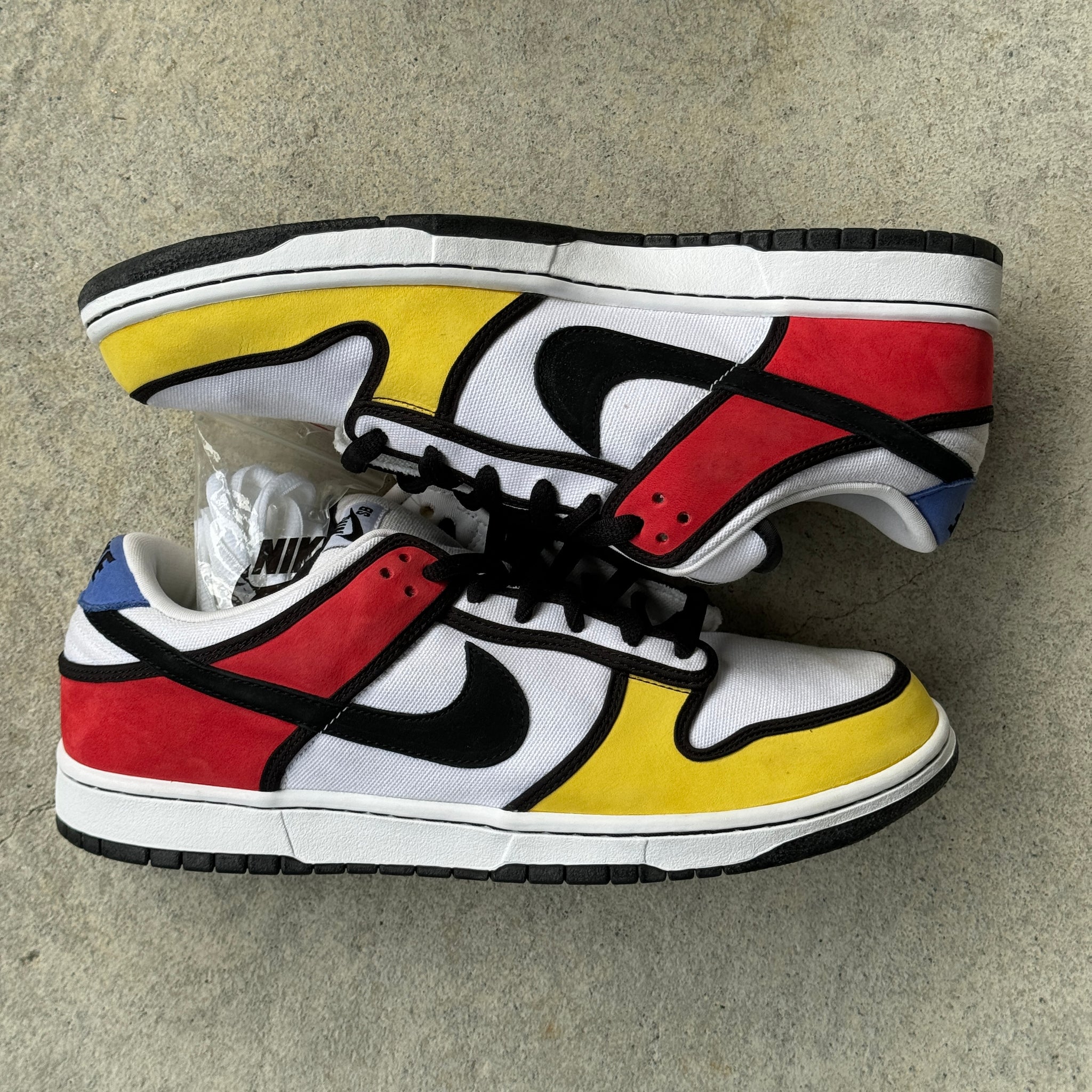 13 US - DS NIKE SB DUNK PIET MONDRIAN W BOX 2008