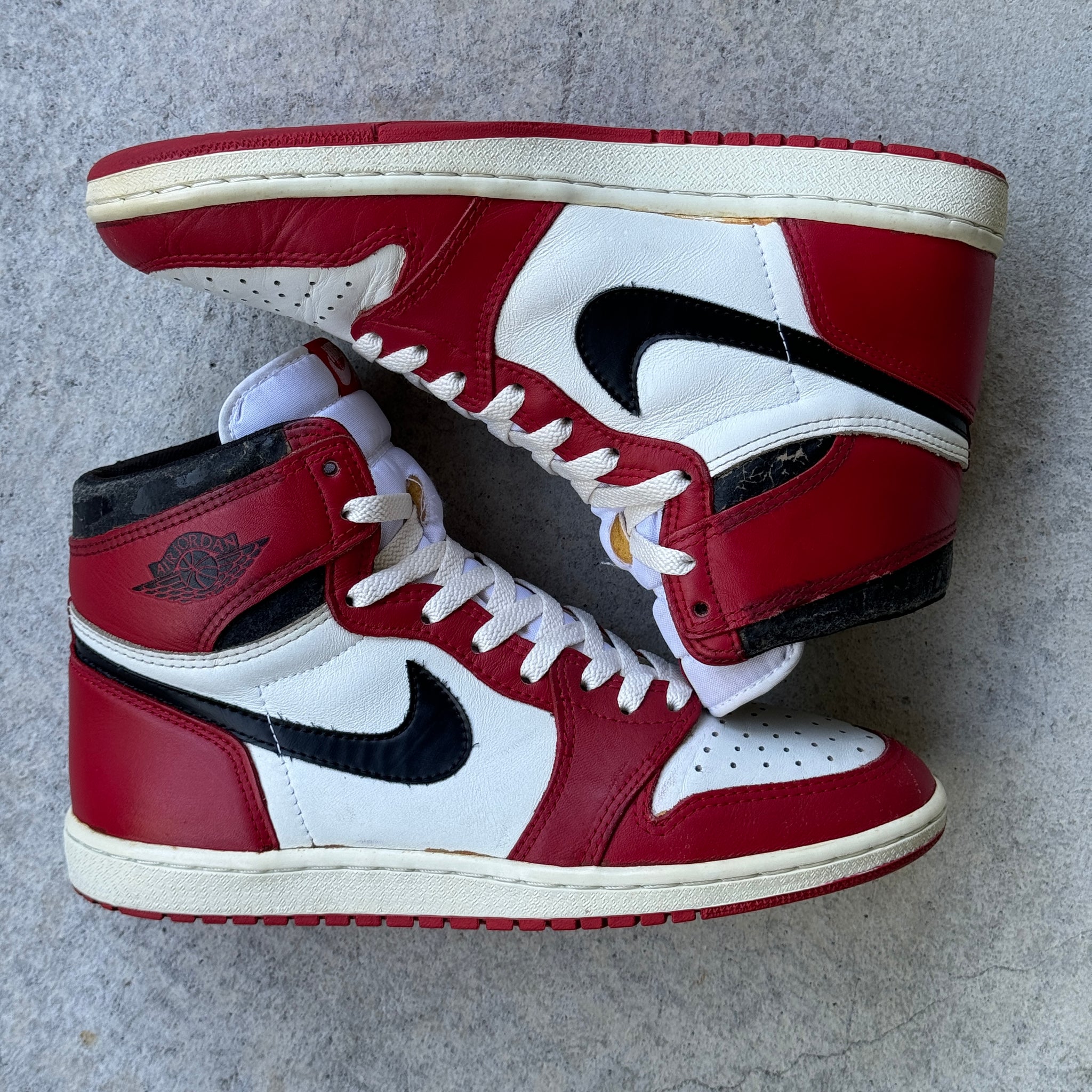 10 US - JORDAN 1 CHICAGO 1985