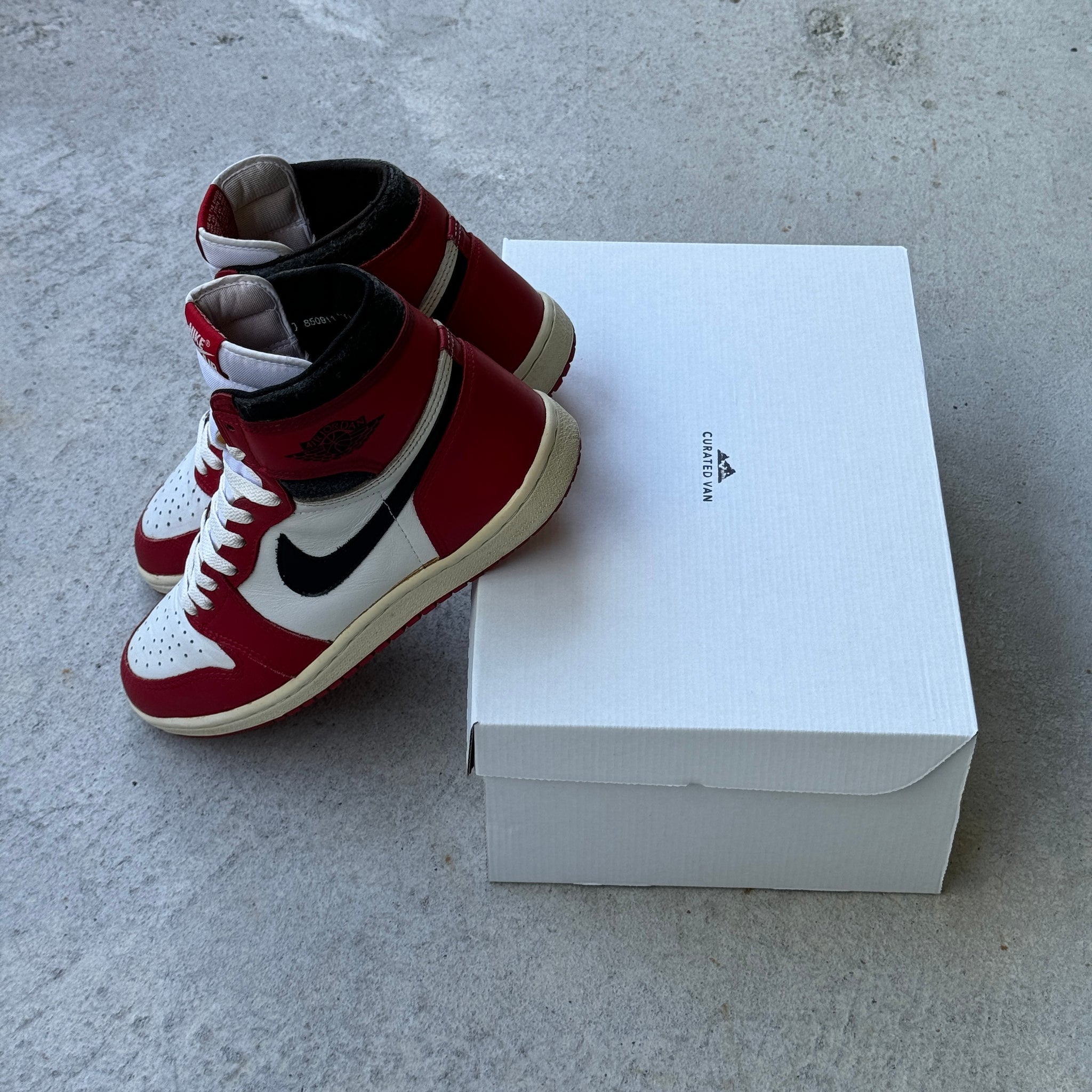 10 US - JORDAN 1 CHICAGO 1985