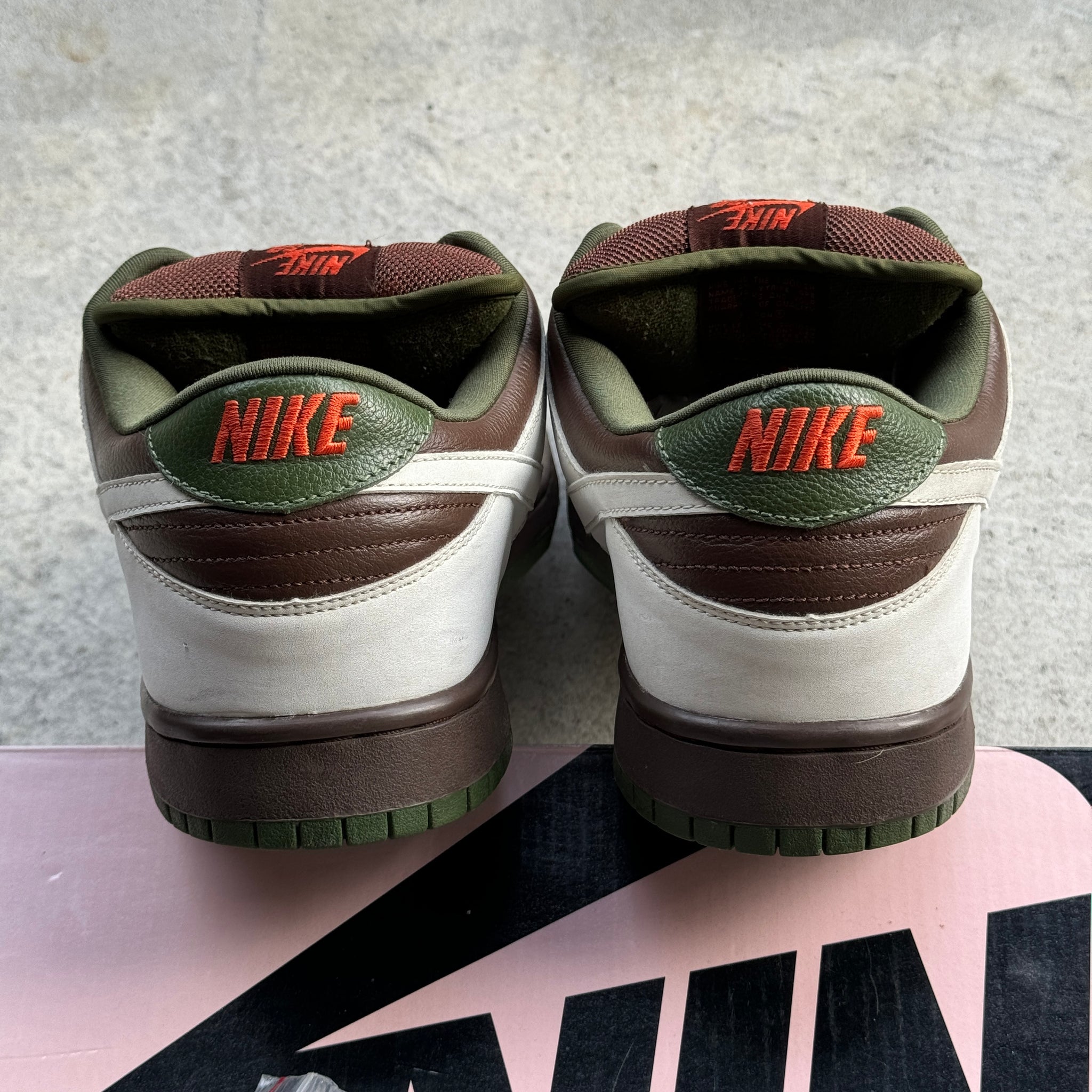 13 US - NIKE SB DUNK LOW OOMPA LOOMPA W BOX 2005