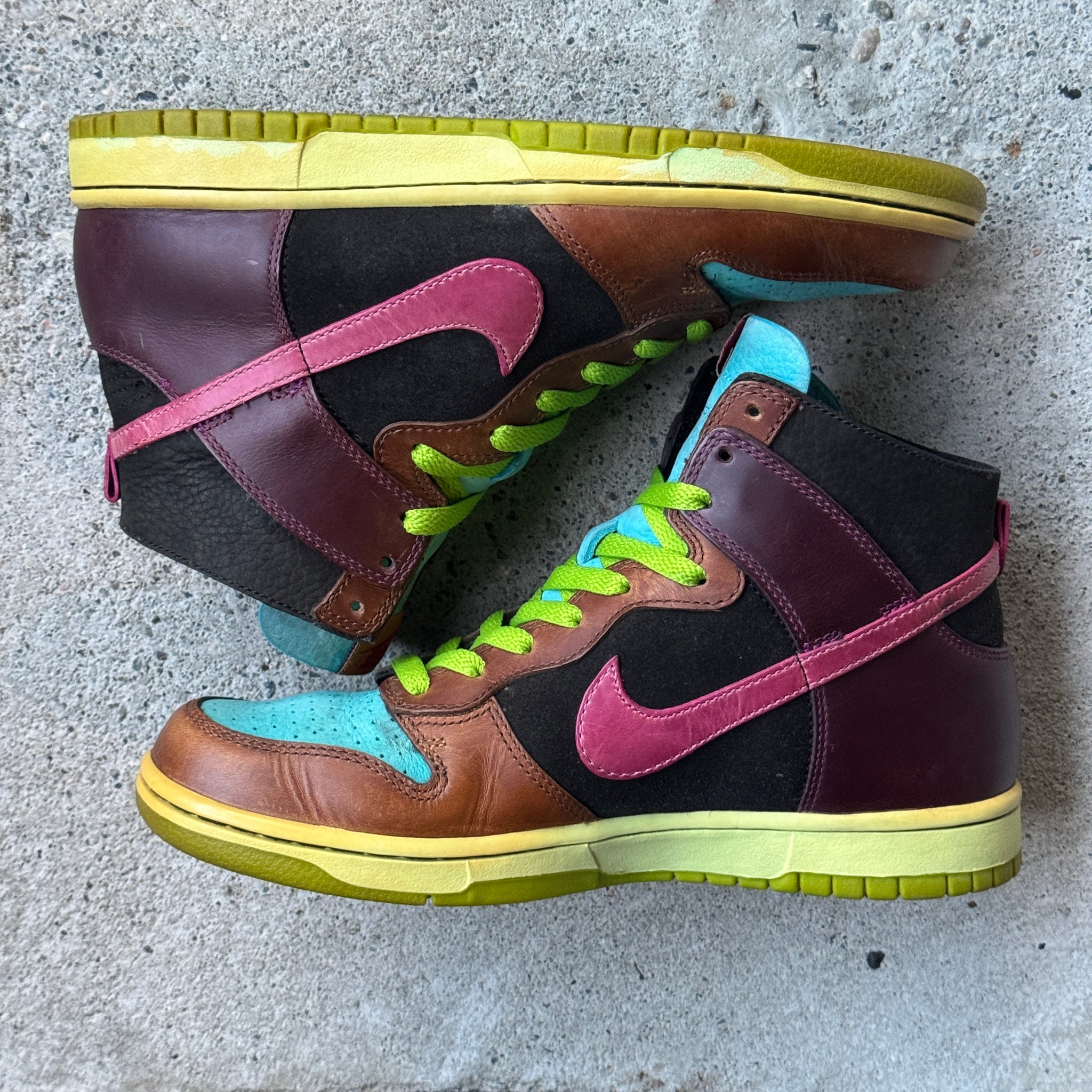 8.5 US - NIKE DUNK HIGH NL UNDEFEATED 2005